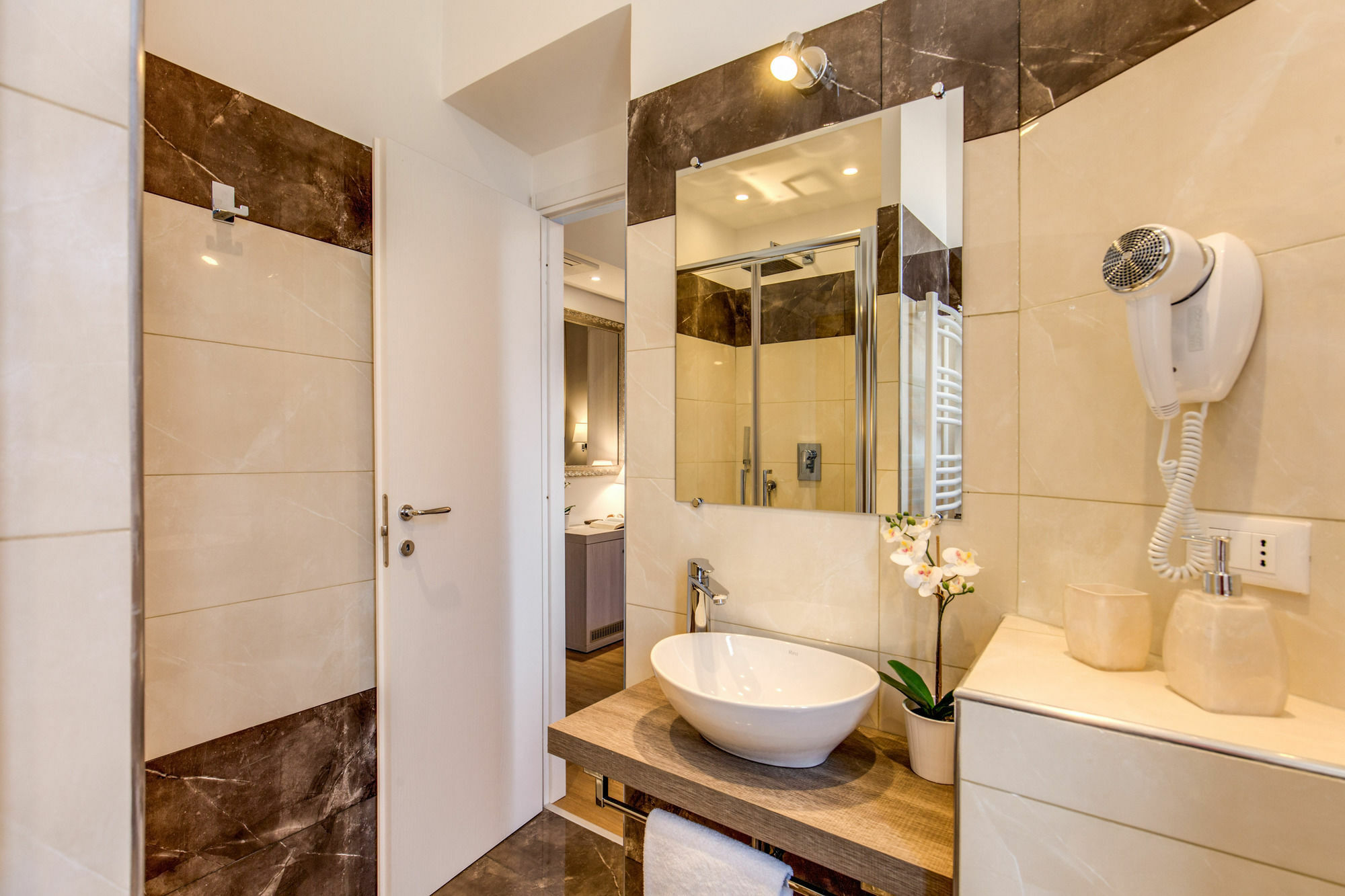 The Bridge Suites Rome Exterior photo