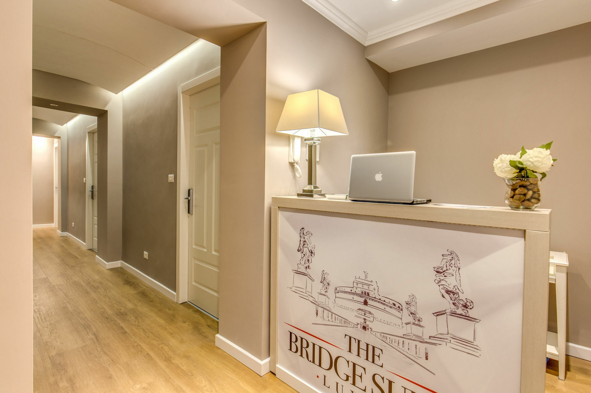 The Bridge Suites Rome Exterior photo