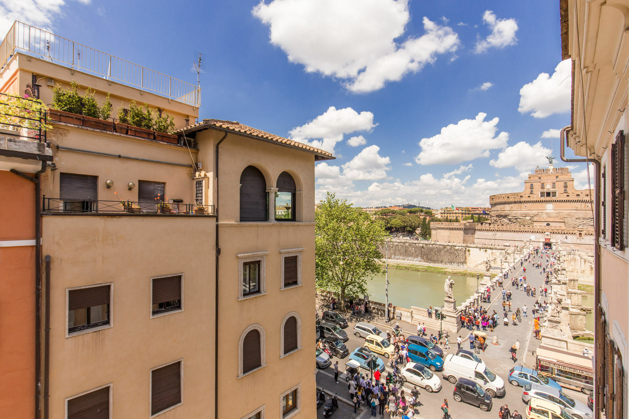 The Bridge Suites Rome Exterior photo