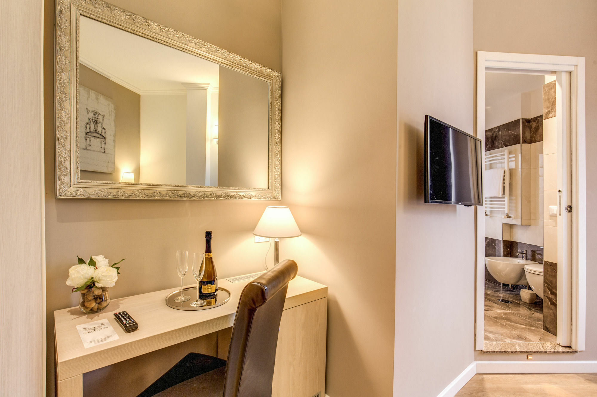 The Bridge Suites Rome Exterior photo